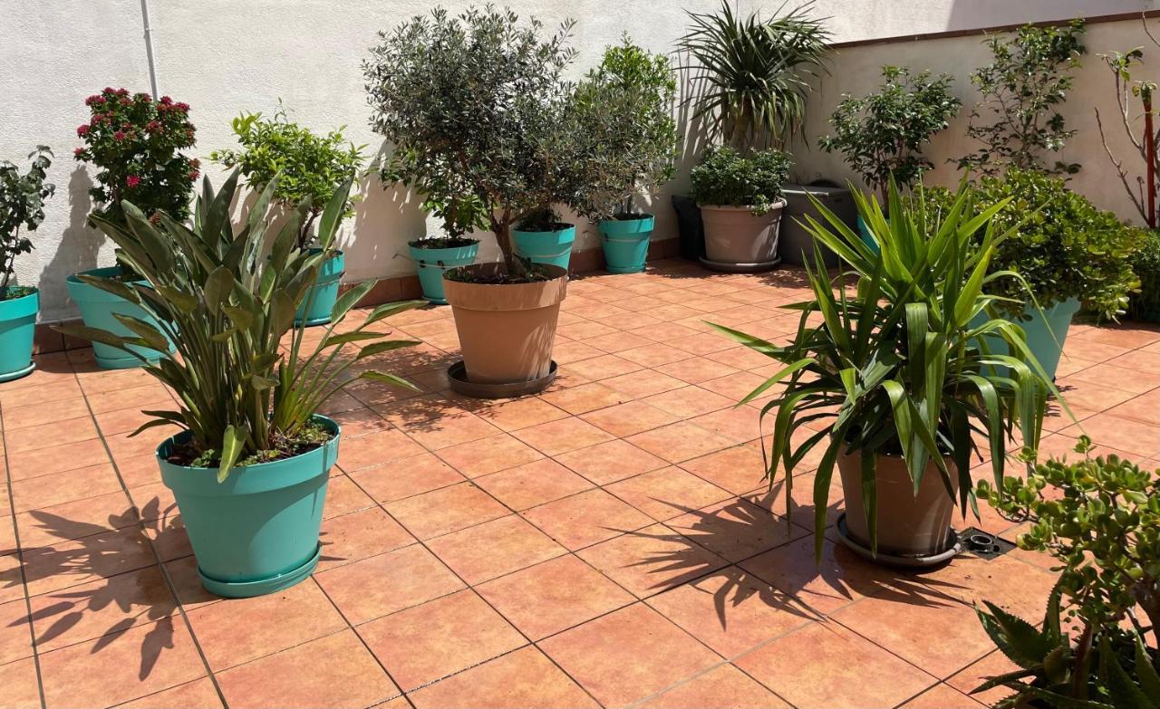 Figueres Center Apartment ภายนอก รูปภาพ
